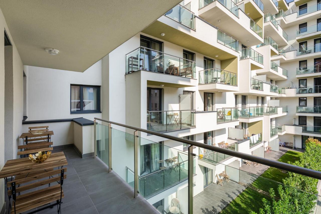 Navy Angel Apartment With Balcony, Budapest